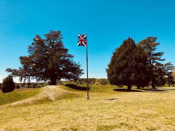 Yorktown National Cemetery grounds