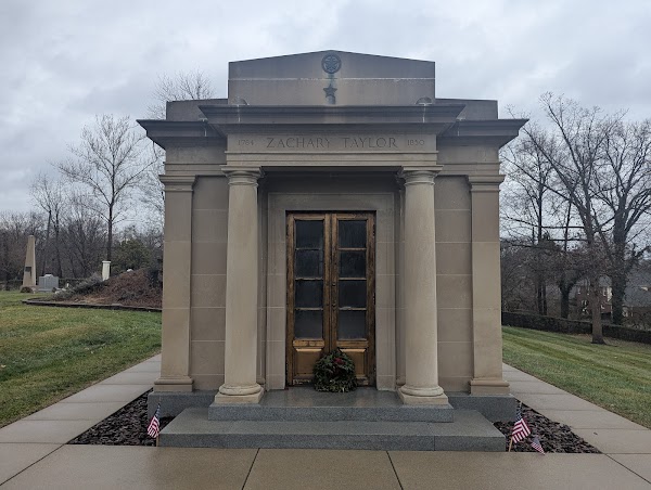 Zachary Taylor National Cemetery grounds