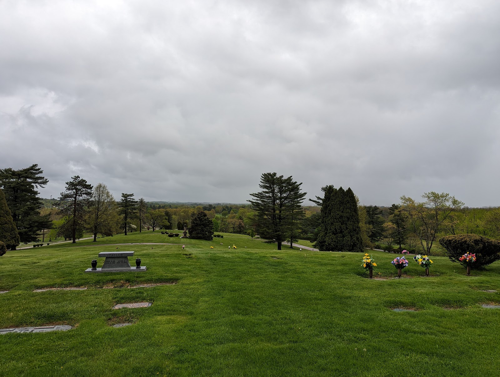 Zanesville Memorial Park cemetery grounds and headstones