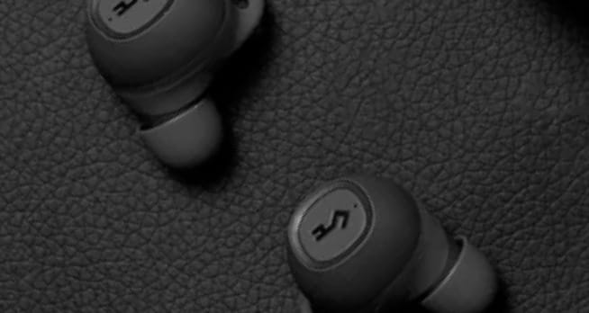 another image of yx1-earphones