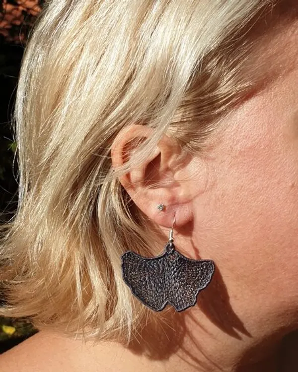 Boucles d’oreilles Ginkgo Gris