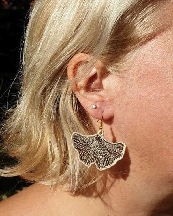 Boucles d’oreilles Ginkgo Beige