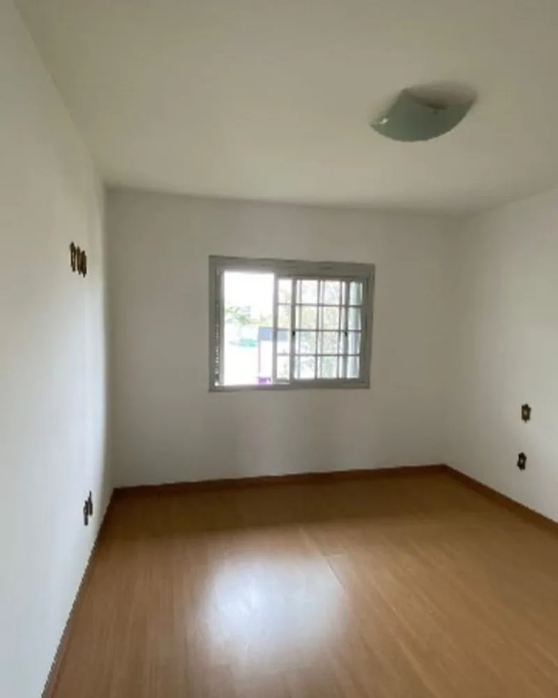Casa de Dois Andares no Bairro Aparecida