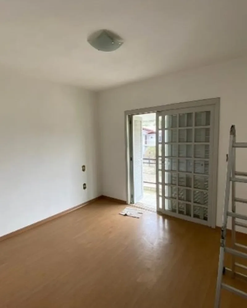 Casa de Dois Andares no Bairro Aparecida