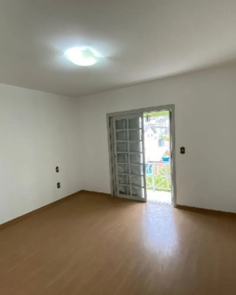 Casa de Dois Andares no Bairro Aparecida
