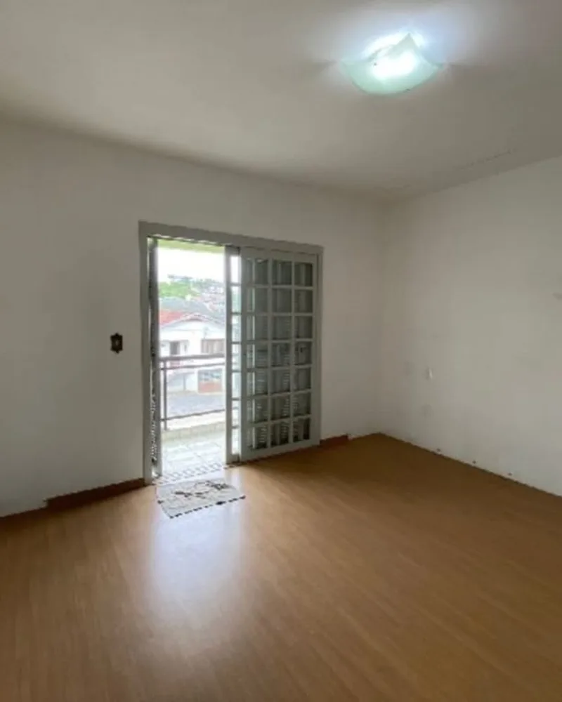 Casa de Dois Andares no Bairro Aparecida