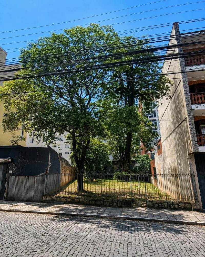 Terreno de Duas Frentes para Duas Avenidas em Caxias do Sul