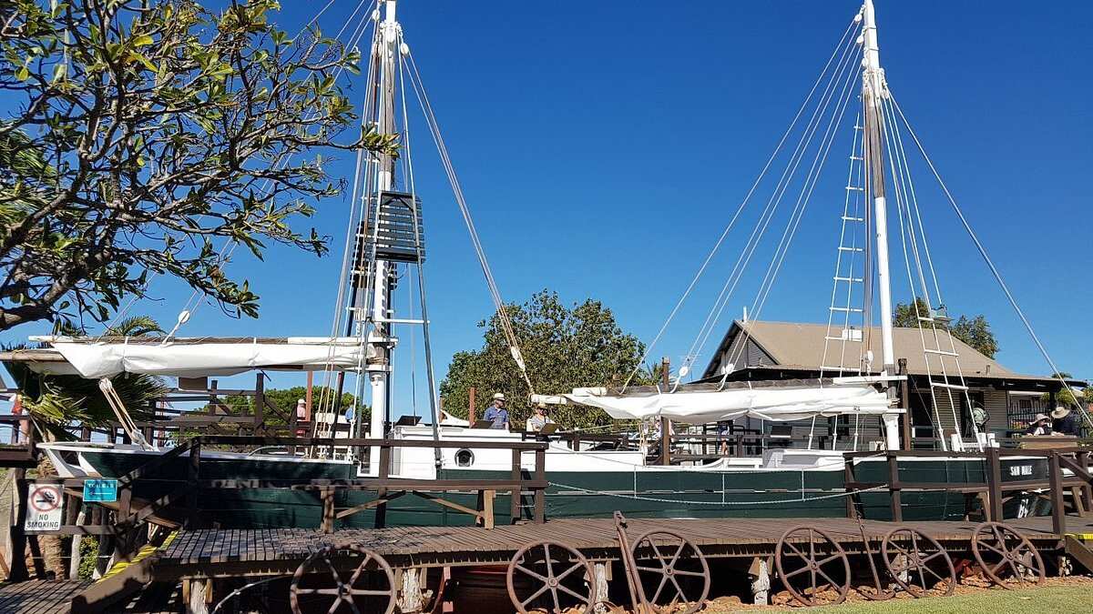 Pearl Luggers