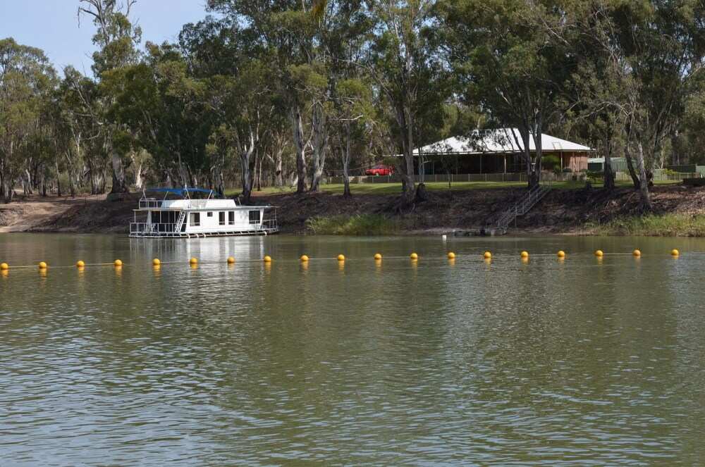 Lock 10 and Weir