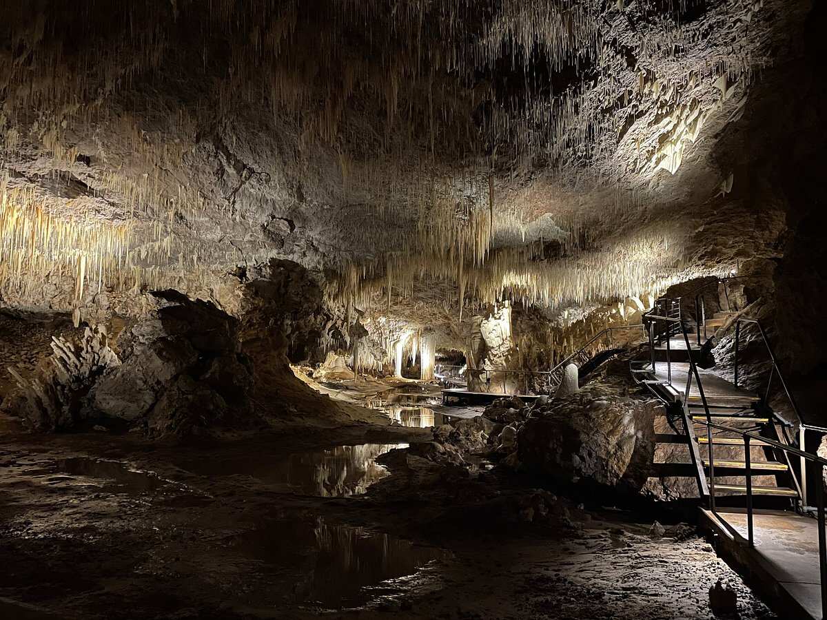 Lake Cave