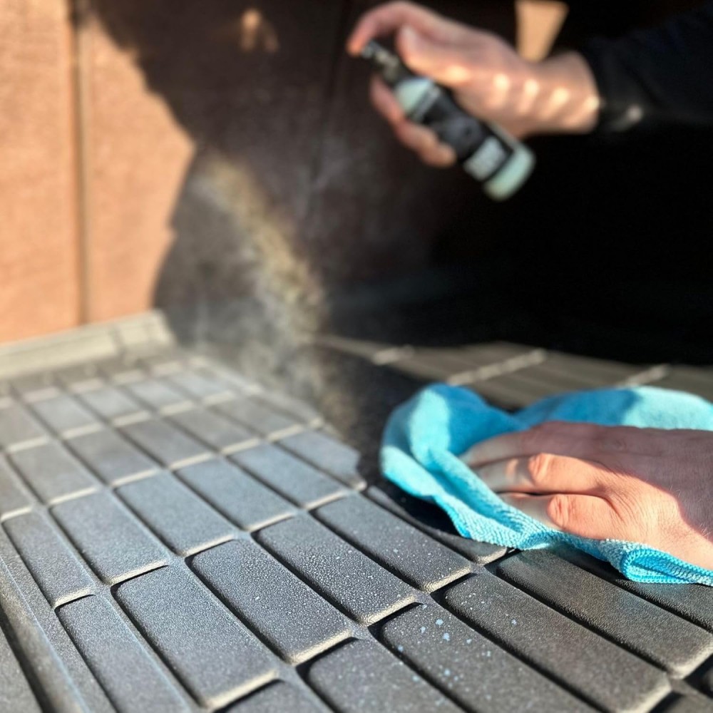 Γαλάκτωμα Περιποίησης & Αναζωογόνησης για Πατάκια Αυτοκινήτου Frogum