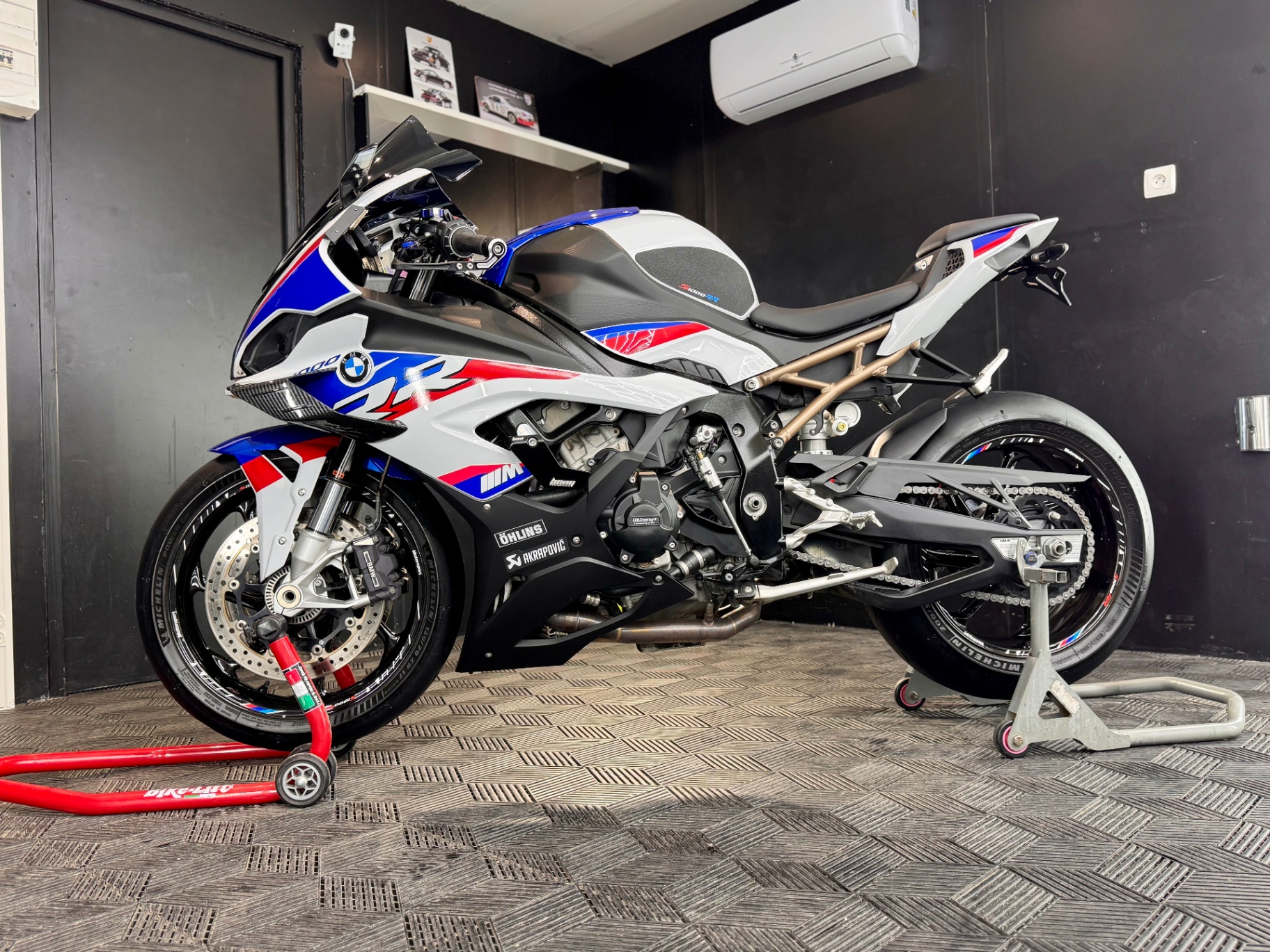 Detailing Moto