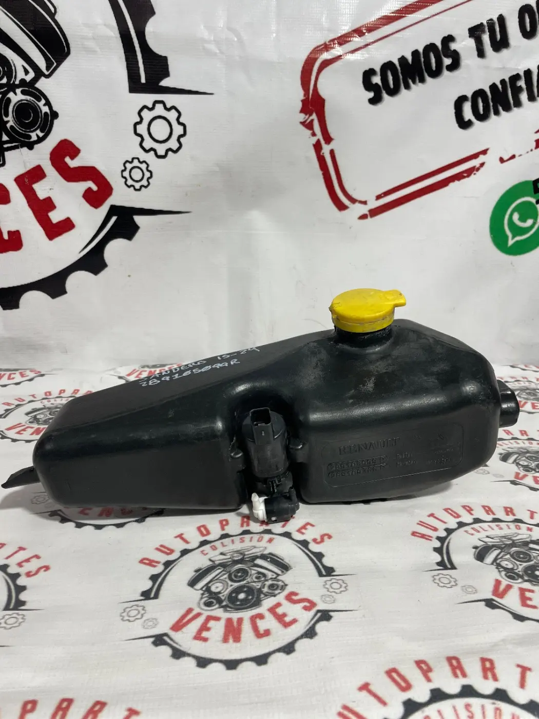 DEPOSITO DE LIQUIDO LIMPIAPARABRISAS DELANTERO RENAULT SANDERO 15-24. Fotografía 1