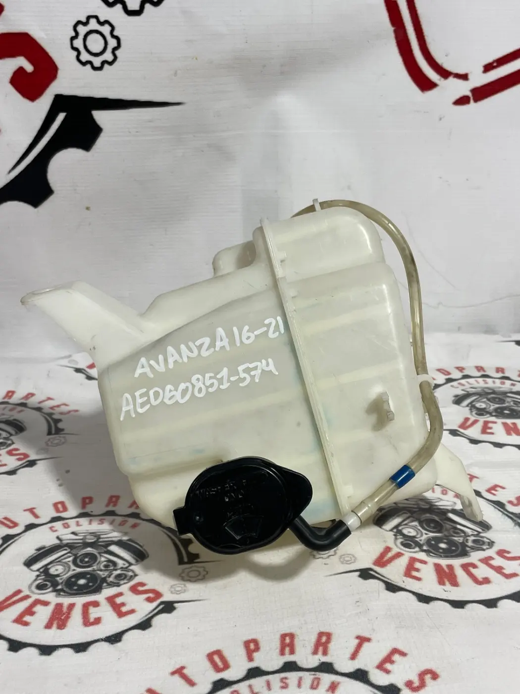 DEPOSITO DE LIQUIDO LIMPIAPARABRISAS DELANTERO TOYOTA AVANZA 16-21. Fotografía 1