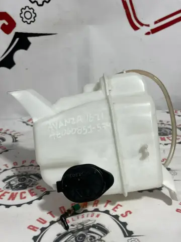 DEPOSITO DE LIQUIDO LIMPIAPARABRISAS DELANTERO TOYOTA AVANZA 16-21 usada original