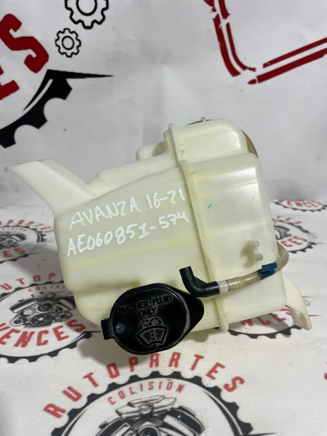 DEPOSITO DE LIQUIDO LIMPIAPARABRISAS DELANTERO TOYOTA AVANZA 16-21. Fotografía 1
