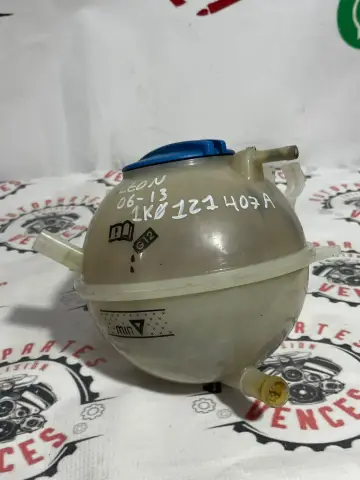 DEPOSITO DE ANTICONGELANTE DELANTERO SEAT LEON 06-13 usada original