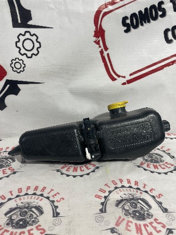 DEPOSITO DE LIQUIDO LIMPIAPARABRISAS DELANTERO RENAULT SANDERO 15-19 usada original