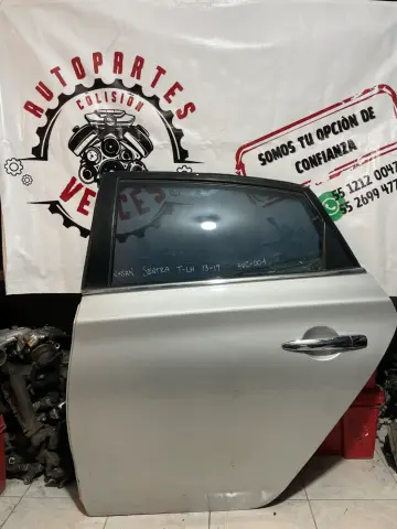 PUERTA TRASERA IZQUIERDO NISSAN SENTRA 13-19 usada original