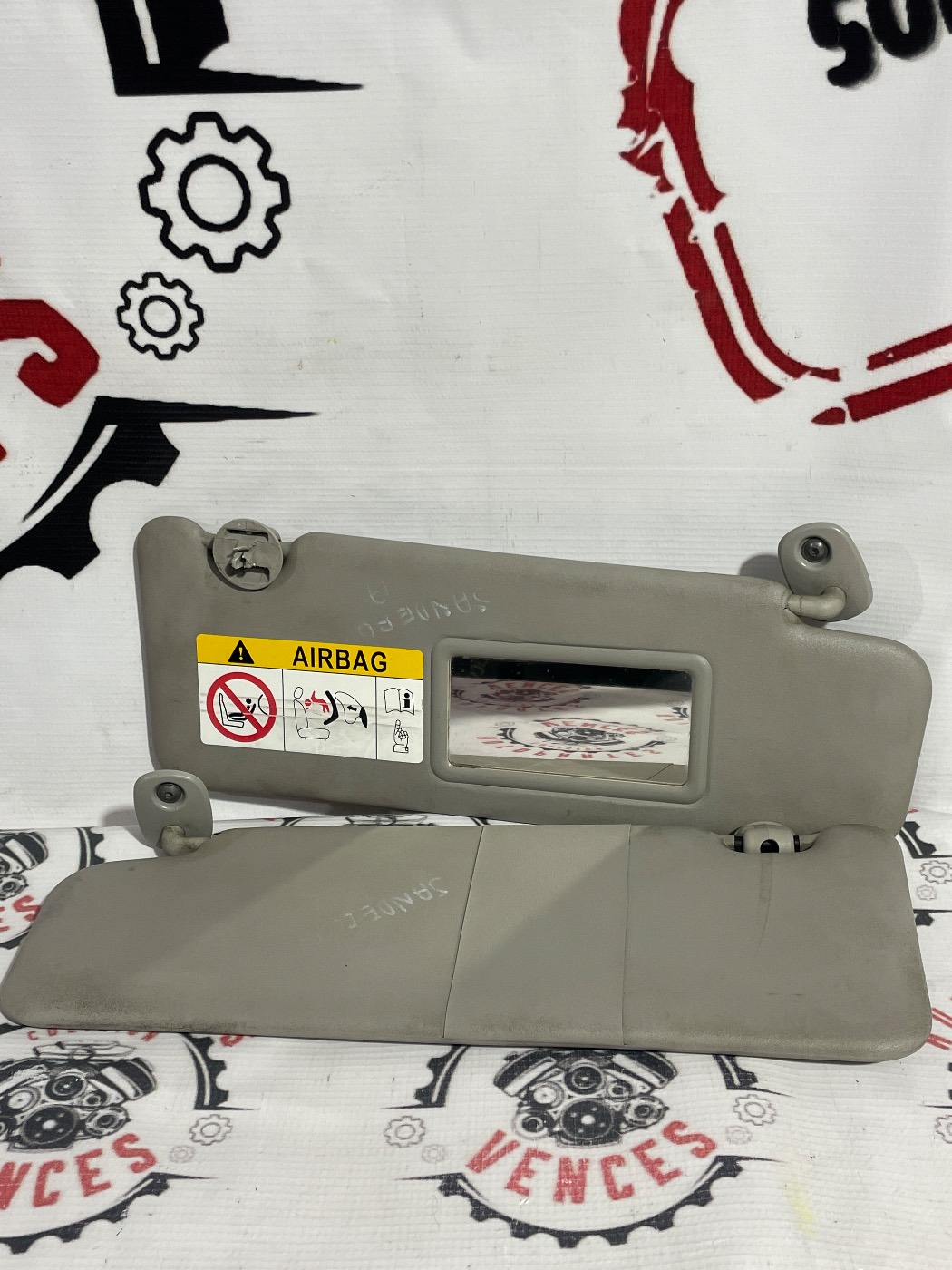 VISERAS / PARASOL DELANTERO RENAULT SANDERO 13-20. Fotografía 1