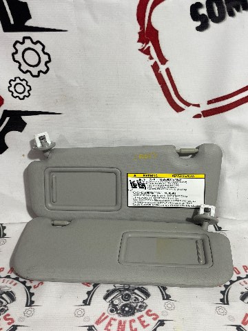 VISERAS / PARASOL DELANTERO TOYOTA COROLLA CROSS 22-25 usada original