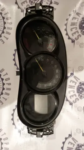CLUSTER (VELOCIMETRO) DELANTERO RENAULT SANDERO 17-19 usada original