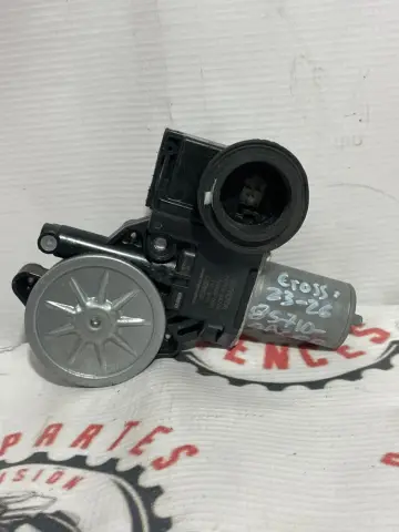 MOTOR DE VENTANA DERECHO TOYOTA COROLLA CROSS 23-26