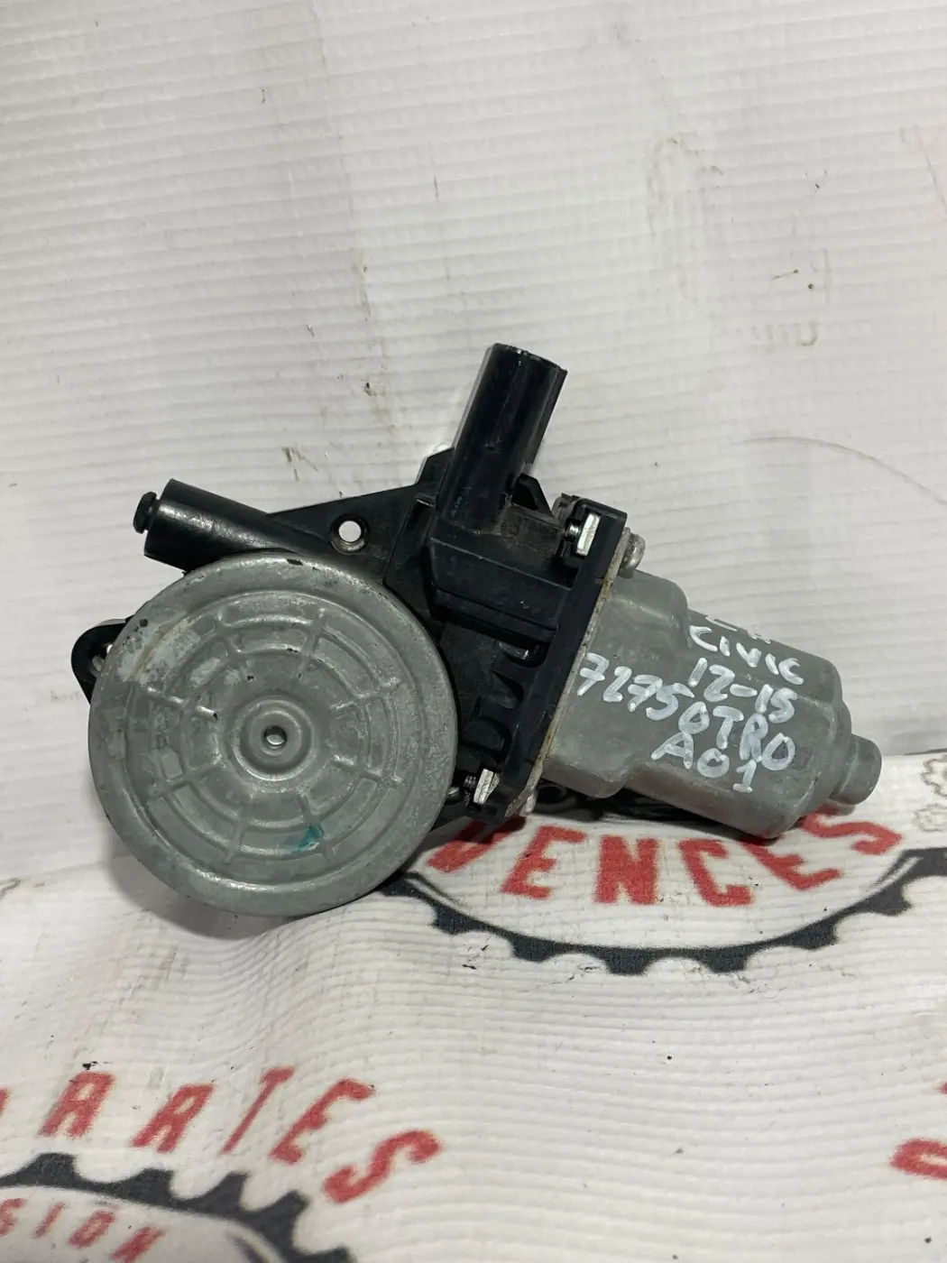 MOTOR DE VENTANA IZQUIERDO HONDA CIVIC 12-15. Fotografía 1