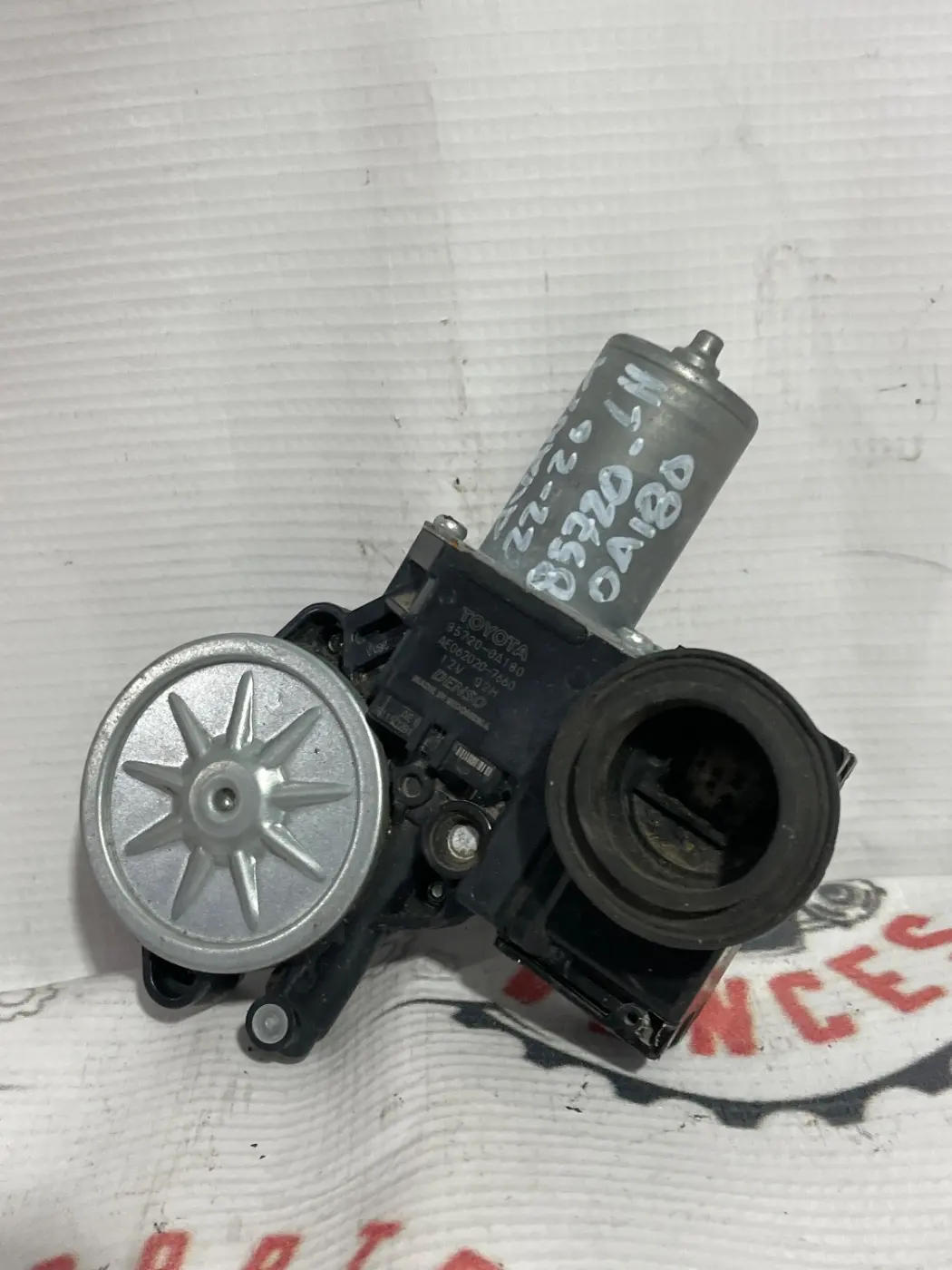 MOTOR DE VENTANA IZQUIERDO TOYOTA AVANZA 22-26. Fotografía 1