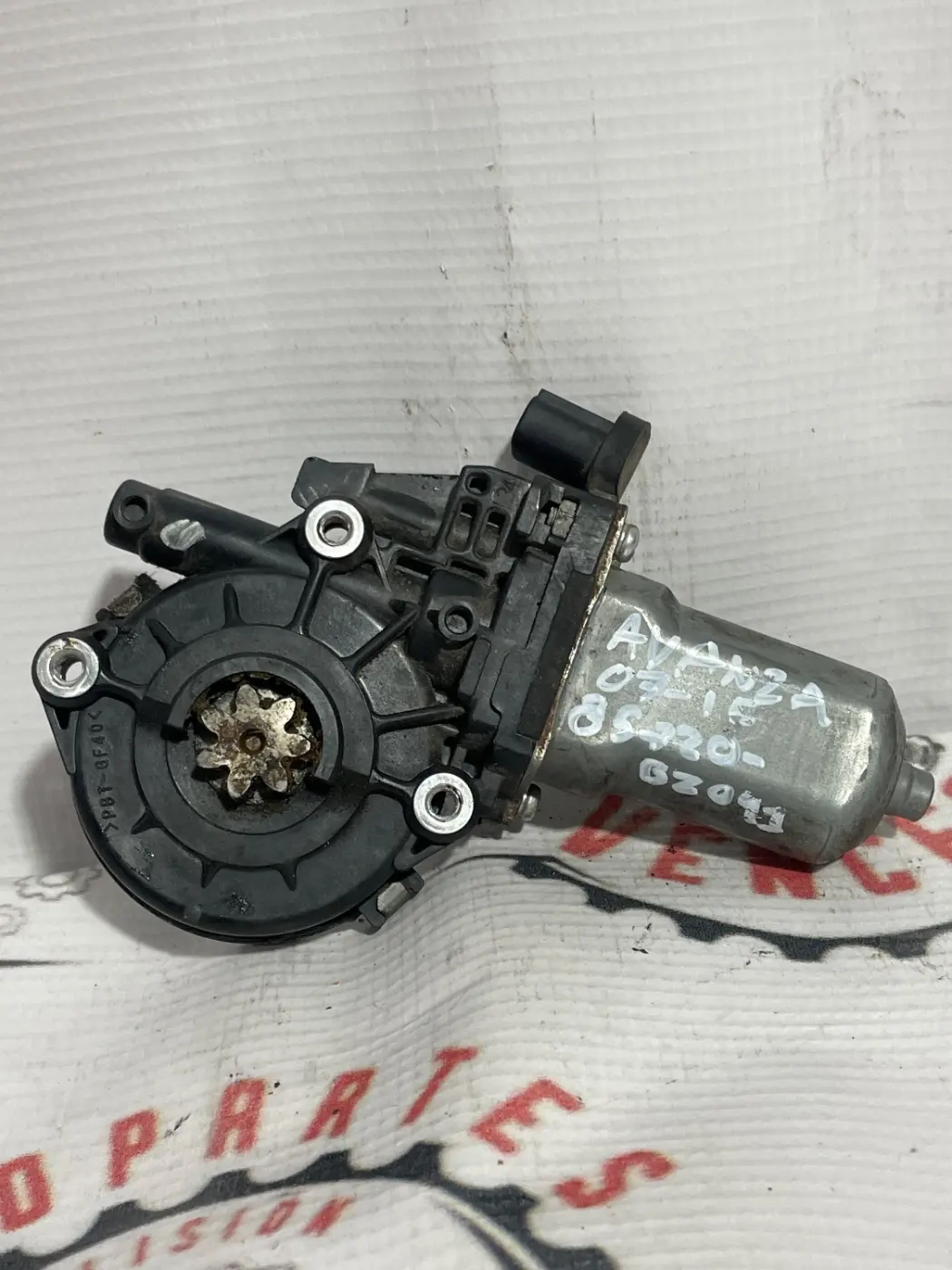 MOTOR DE VENTANA IZQUIERDO TOYOTA AVANZA 07-15. Fotografía 1