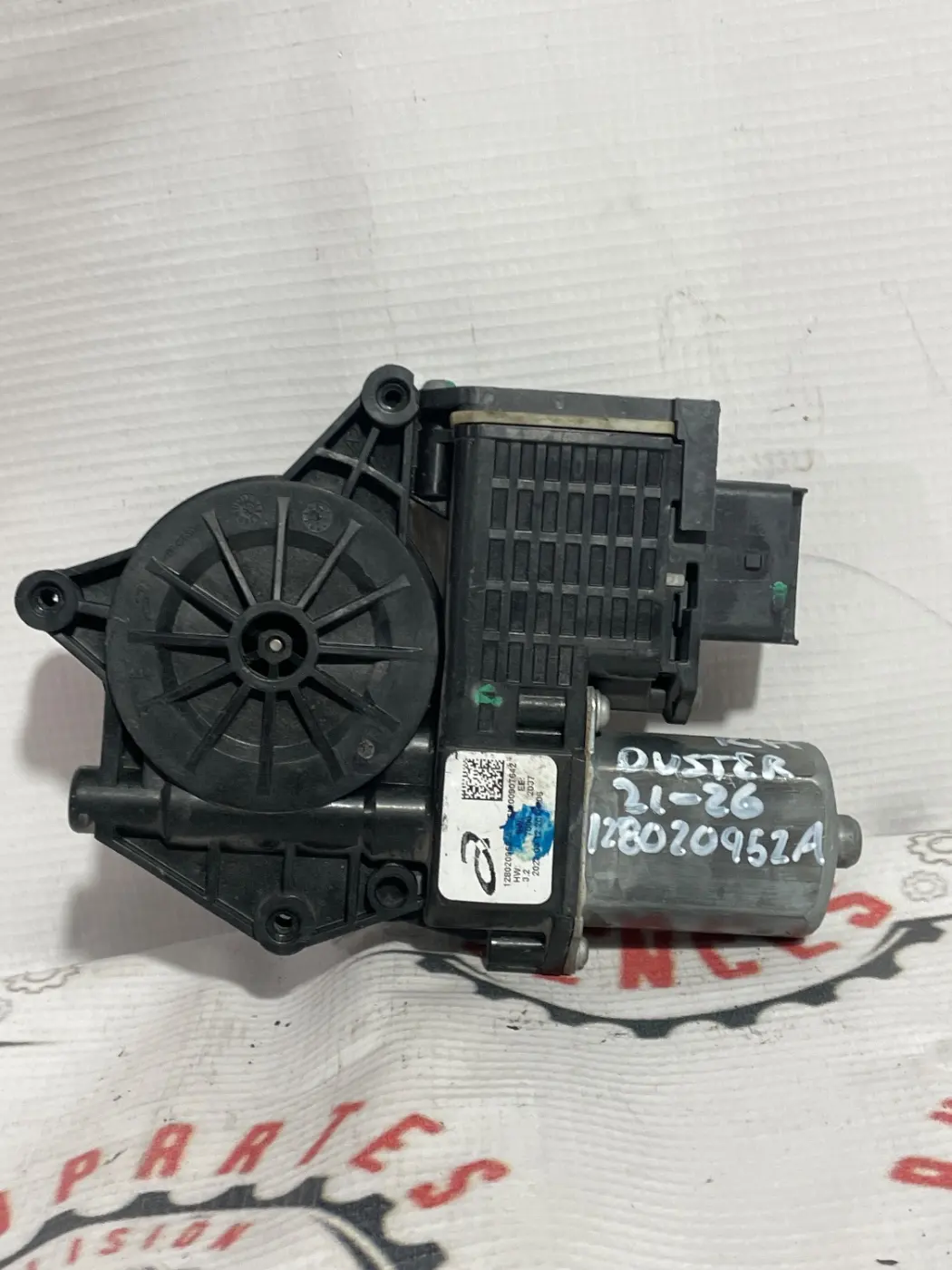 MOTOR DE VENTANA DERECHO RENAULT DUSTER 21-26. Fotografía 1