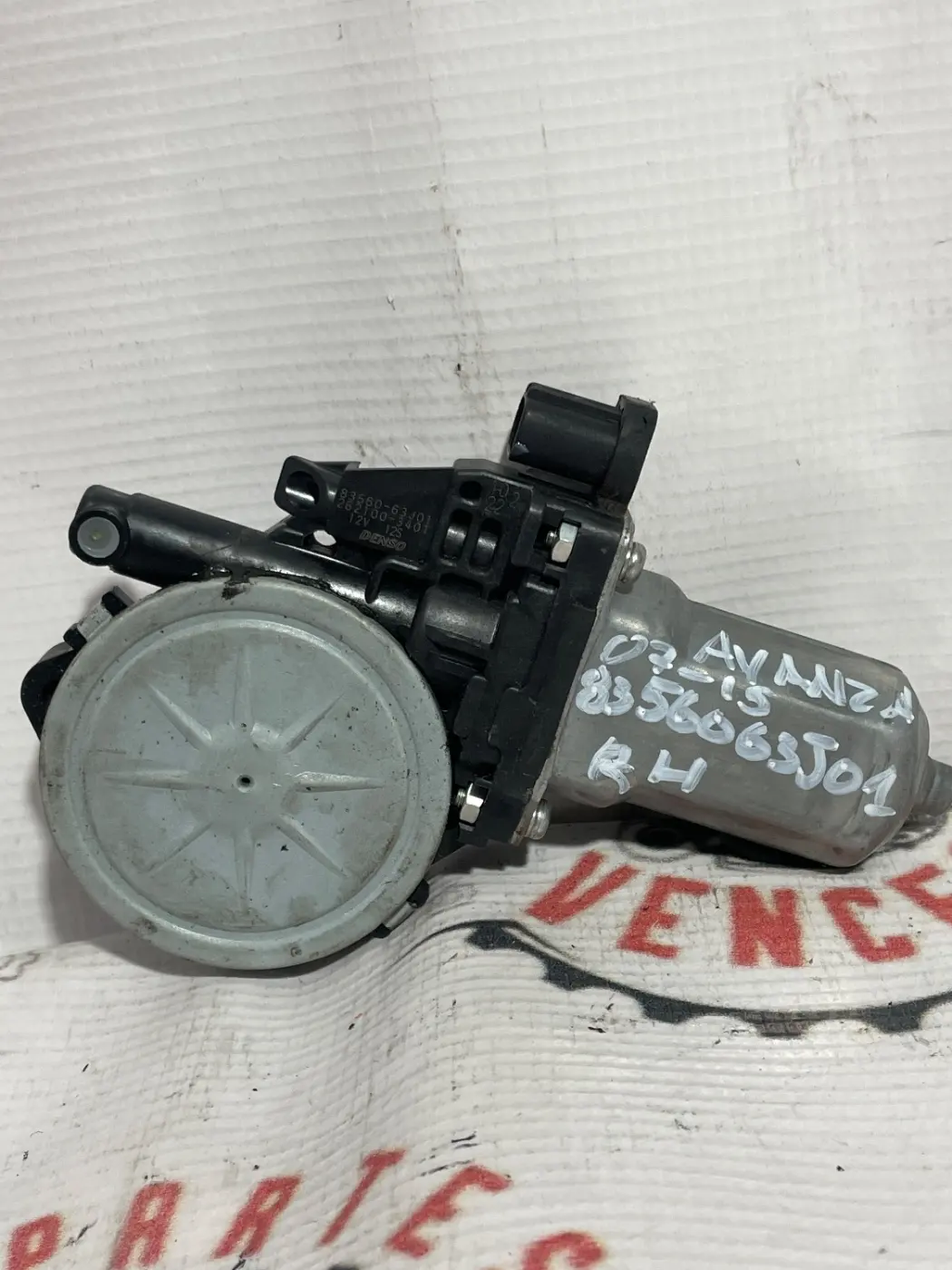 MOTOR DE VENTANA DERECHO TOYOTA AVANZA 07-15. Fotografía 1