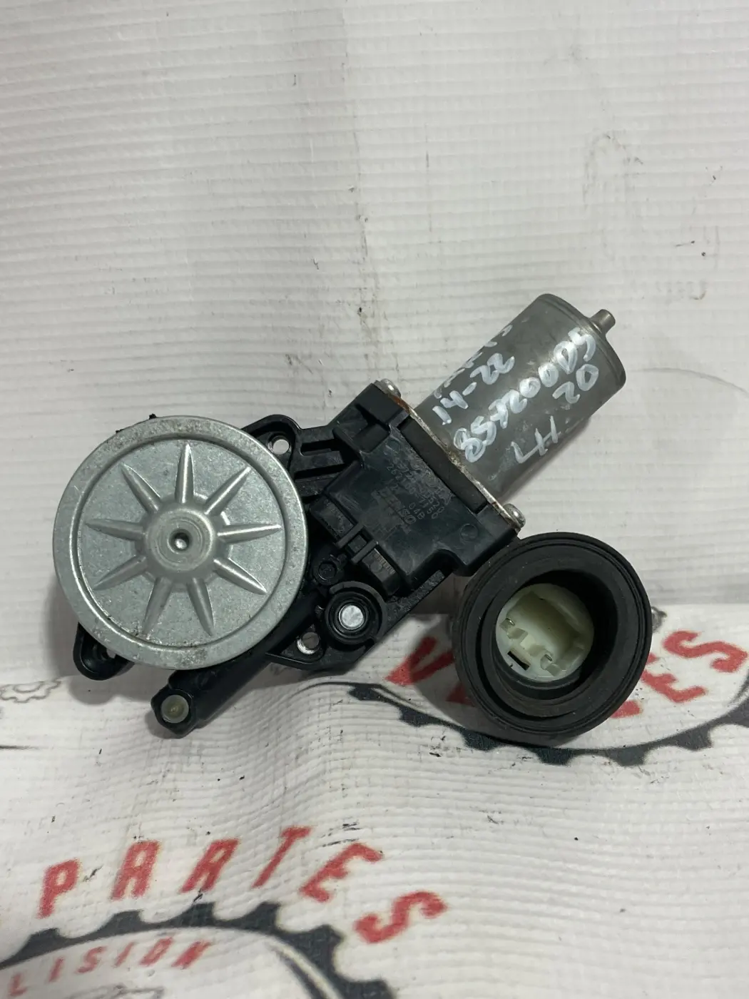 MOTOR DE VENTANA IZQUIERDO TOYOTA YARIS 14-22. Fotografía 1