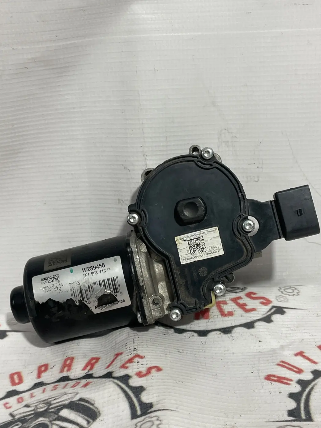 MOTOR LIMPIAPARABRISAS DELANTERO SEAT IBIZA 17-24. Fotografía 1