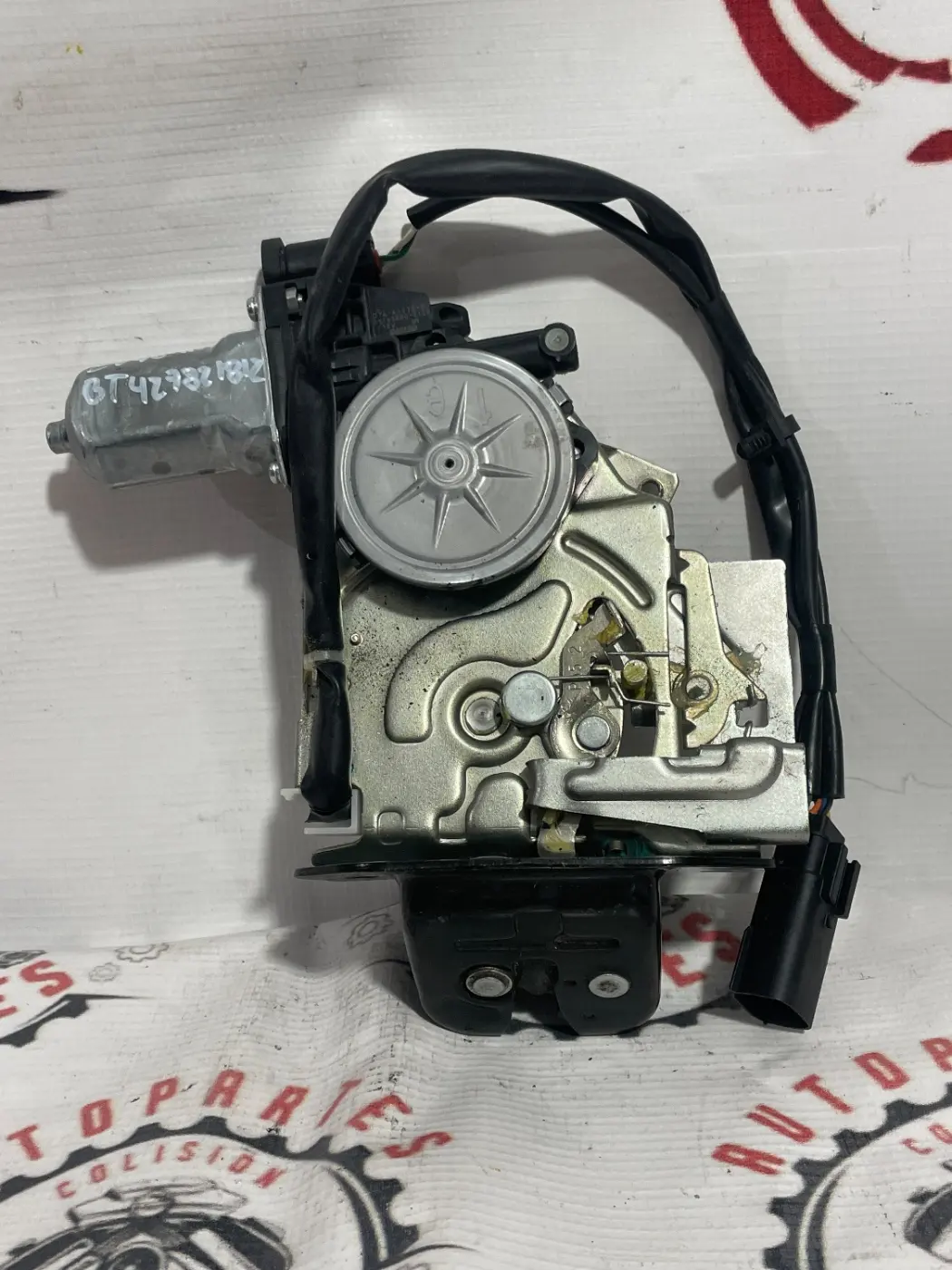 CHAPA ELECTRICA TRASERO FORD EDGE 10-14. Fotografía 1