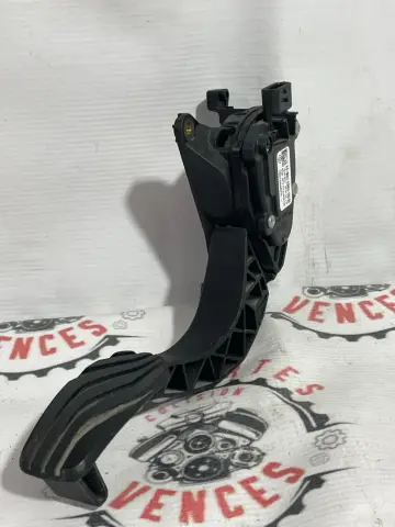 PEDAL ACELERADOR ELECTRONICO DELANTERO RENAULT DUSTER 21-24