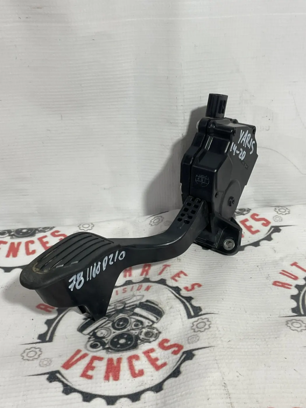 PEDAL ACELERADOR ELECTRONICO DELANTERO TOYOTA YARIS 14-20. Fotografía 1