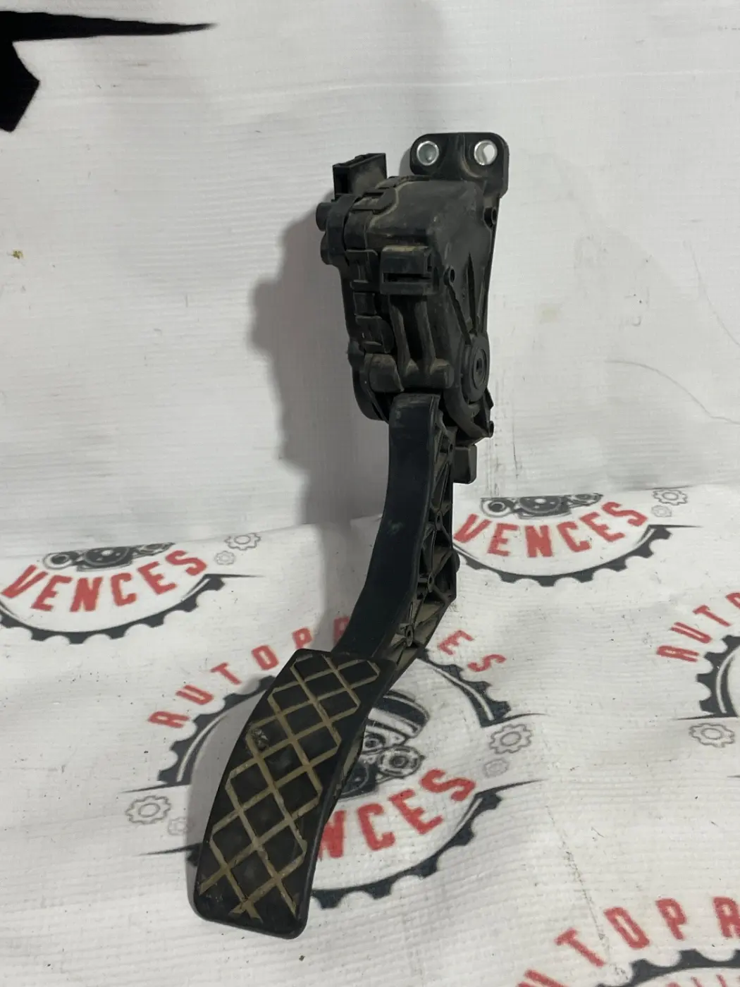 PEDAL ACELERADOR ELECTRONICO DELANTERO VW VENTO 13-22. Fotografía 1