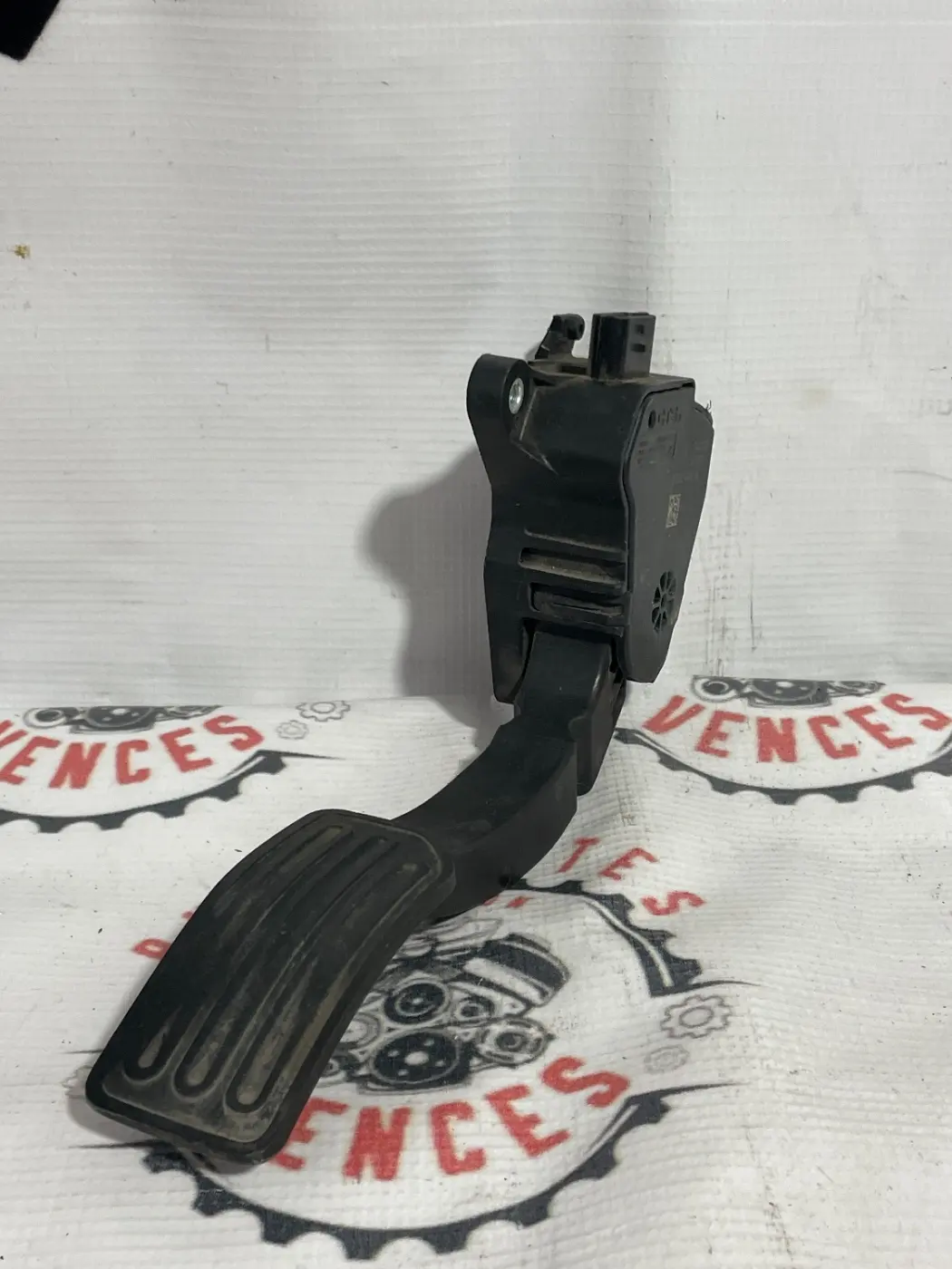 PEDAL ACELERADOR ELECTRONICO DELANTERO NISSAN SENTRA 13-19. Fotografía 1