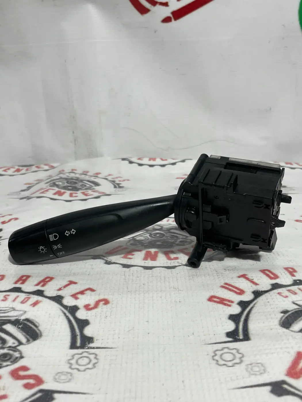 PALANCA DE LUCES Y DIRECCIONALES IZQUIERDO SUZUKI SWIFT 17-24. Fotografía 1