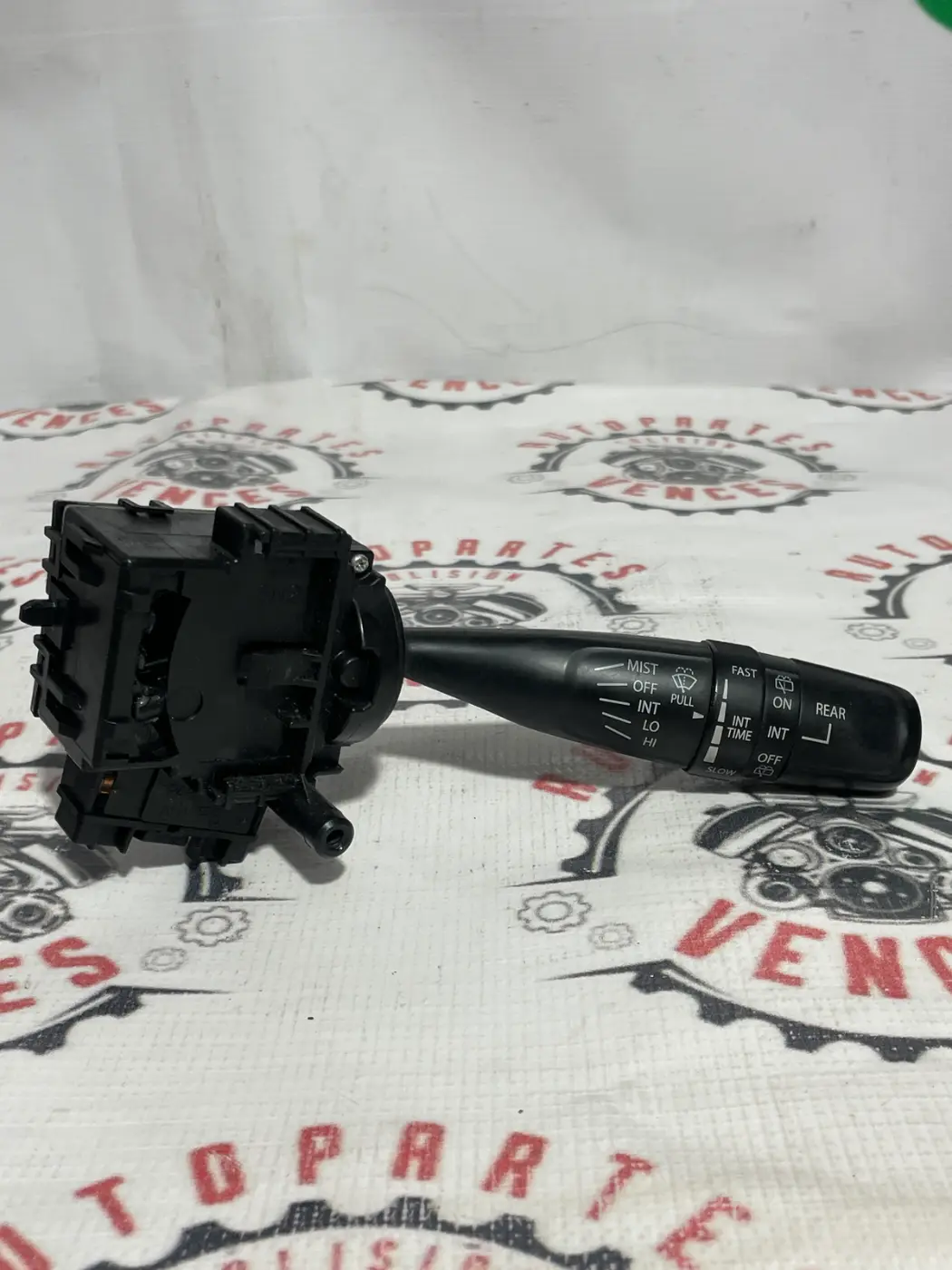 PALANCA DE LIMPIAPARABRISAS DERECHO SUZUKI SWIFT 17-24. Fotografía 1