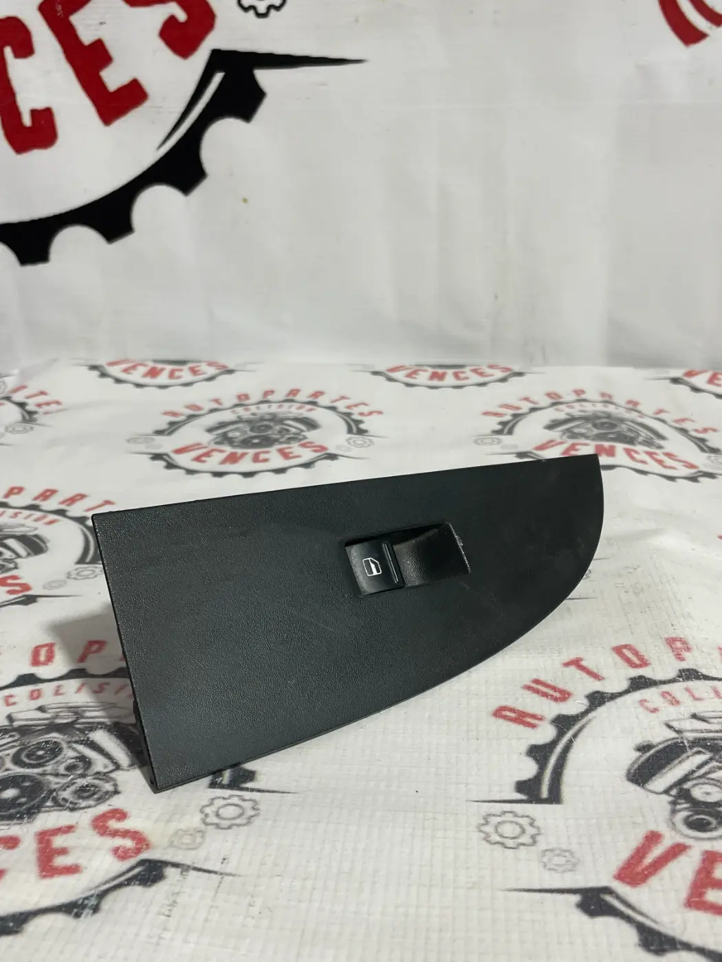 BOTON ELEVADOR DE VIDRIO DELANTERO DERECHO SEAT LEON 05-12. Fotografía 1