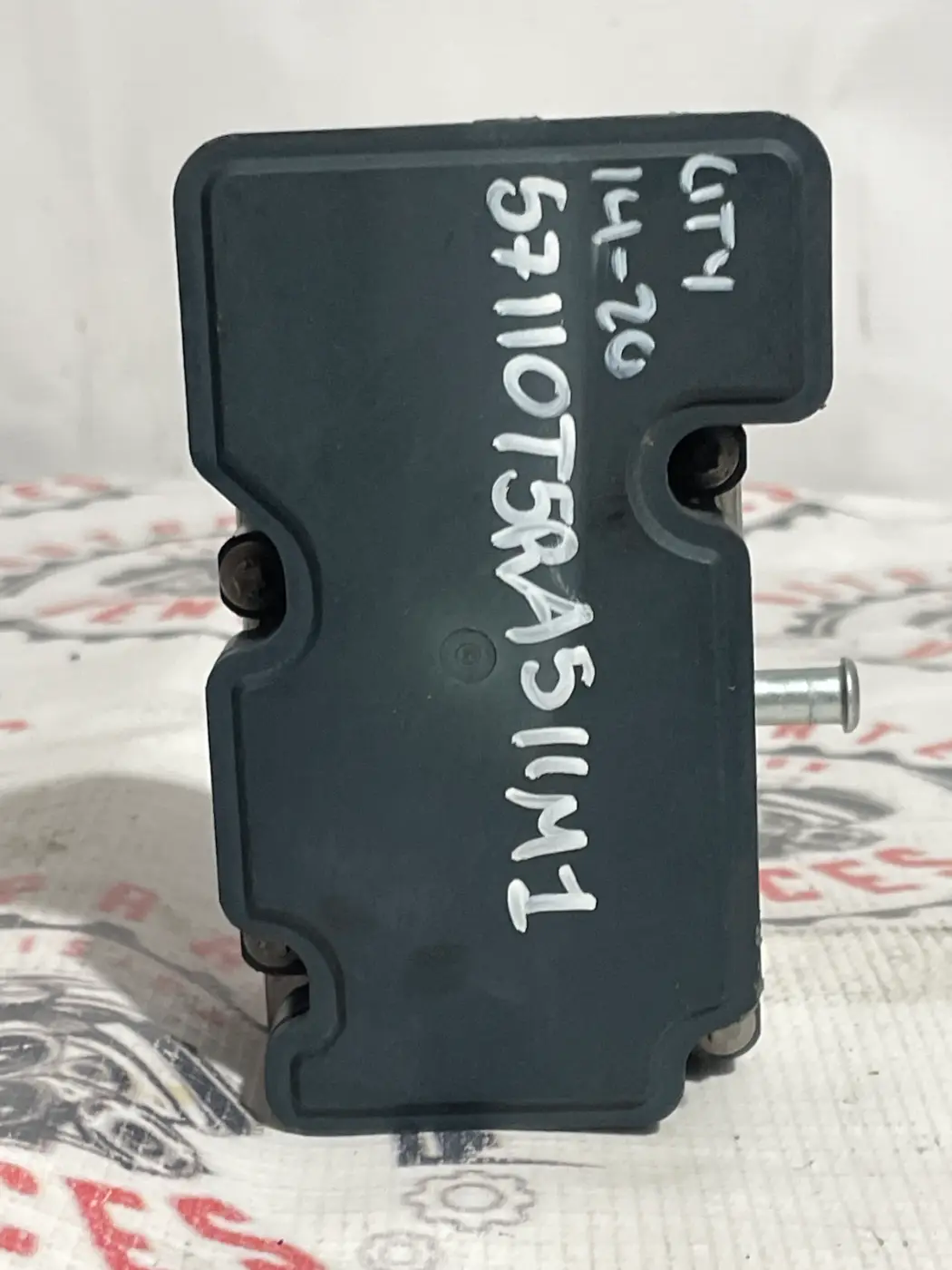 MODULO ABS DELANTERO HONDA CITY 14-20. Fotografía 1