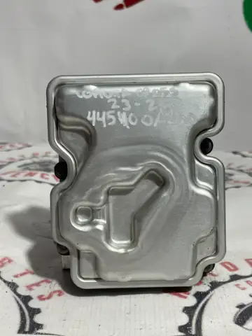 MODULO ABS DELANTERO TOYOTA COROLLA CROSS 23-25 usada original