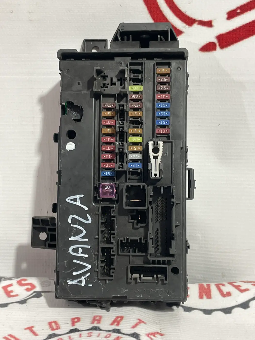 MODULO DE CONTROL DE CARROCERIA (BCM) DELANTERO TOYOTA AVANZA 16-22. Fotografía 1