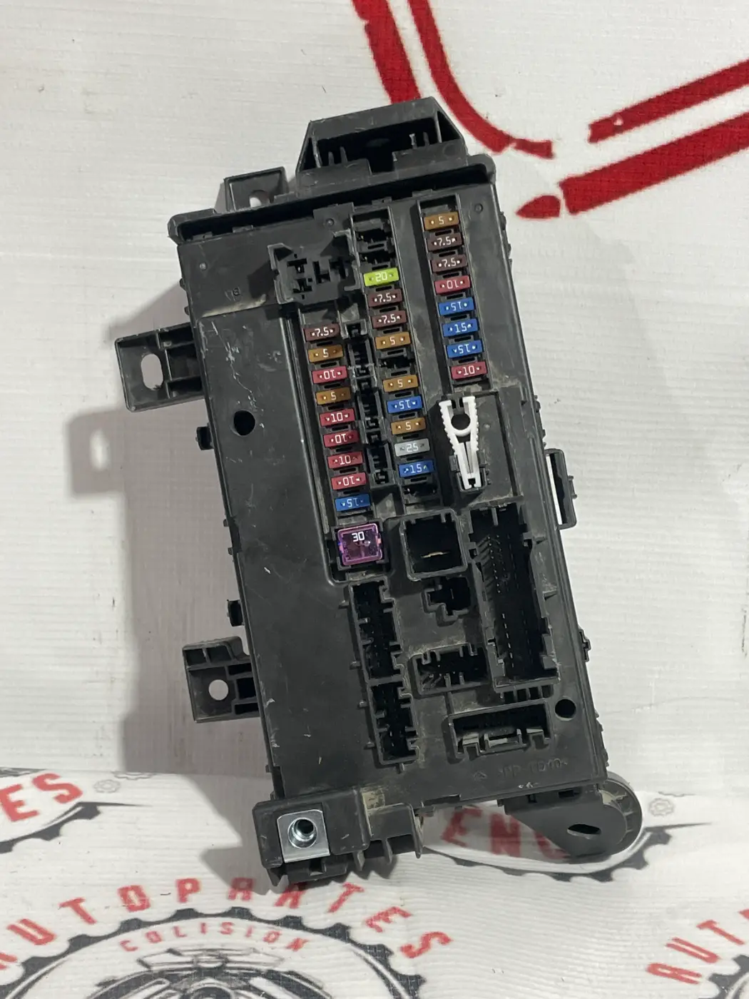 MODULO DE CONTROL DE CARROCERIA (BCM) DELANTERO TOYOTA AVANZA 18-22. Fotografía 1