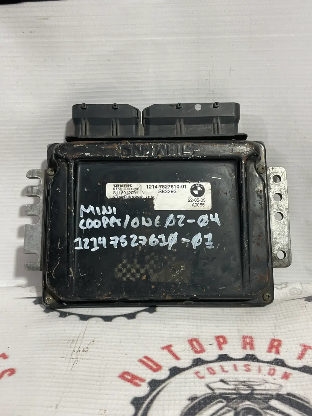 COMPUTADORA DE MOTOR ECU CENTRAL MINI COOPER ONE (R50) 03-04. Fotografía 1