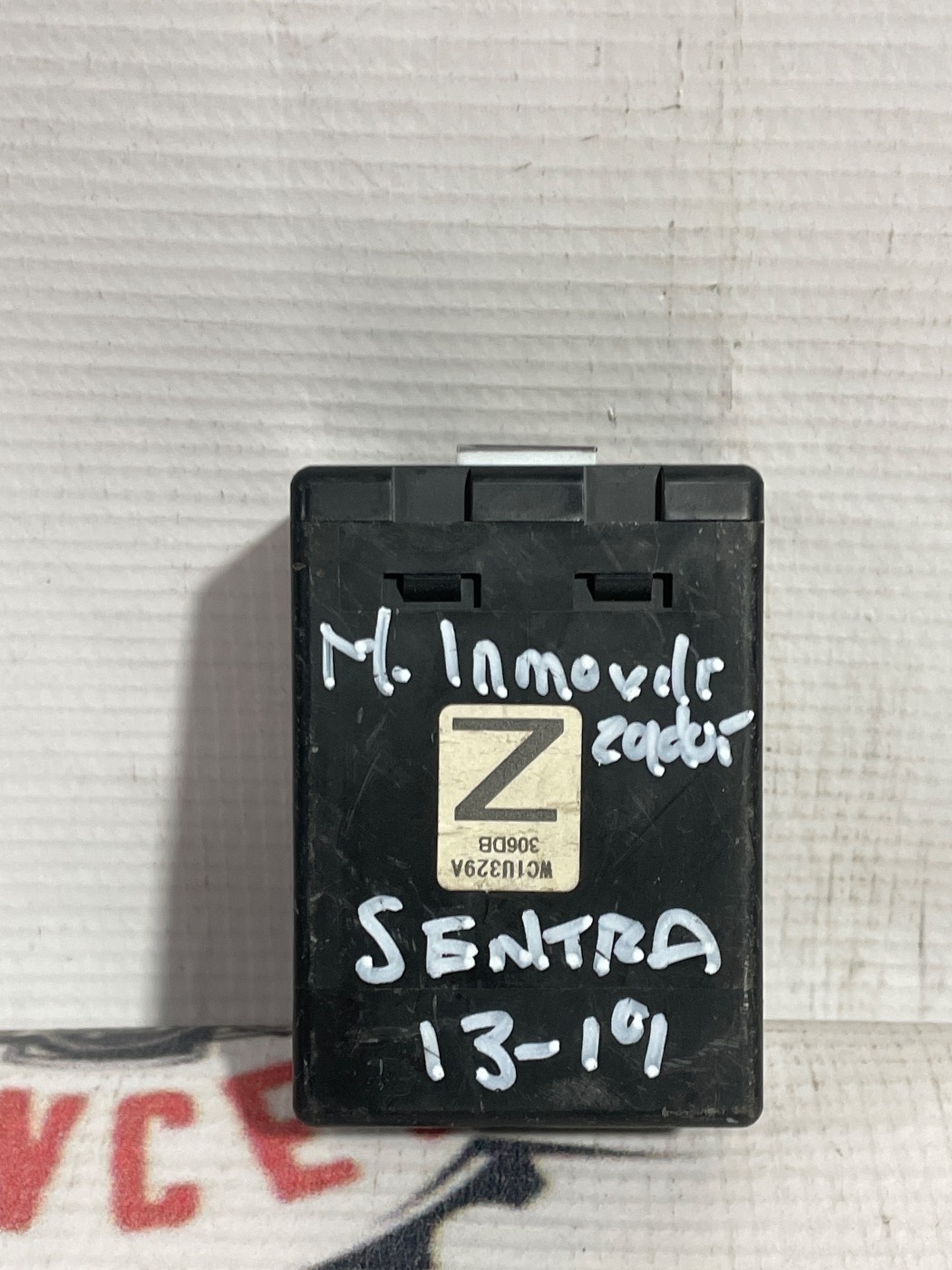 MODULO RECEPTOR KEYLESS CENTRAL NISSAN SENTRA 13-19. Fotografía 1