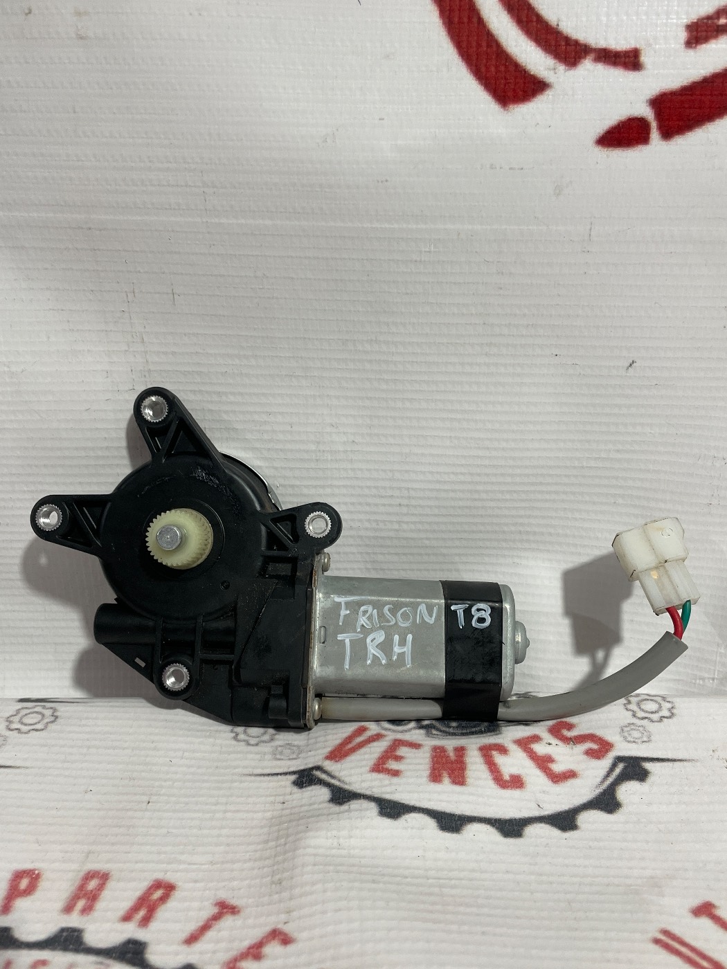 MOTOR DE VENTANA TRASERO DERECHO JAC FRISON T8 22-25. Fotografía 1