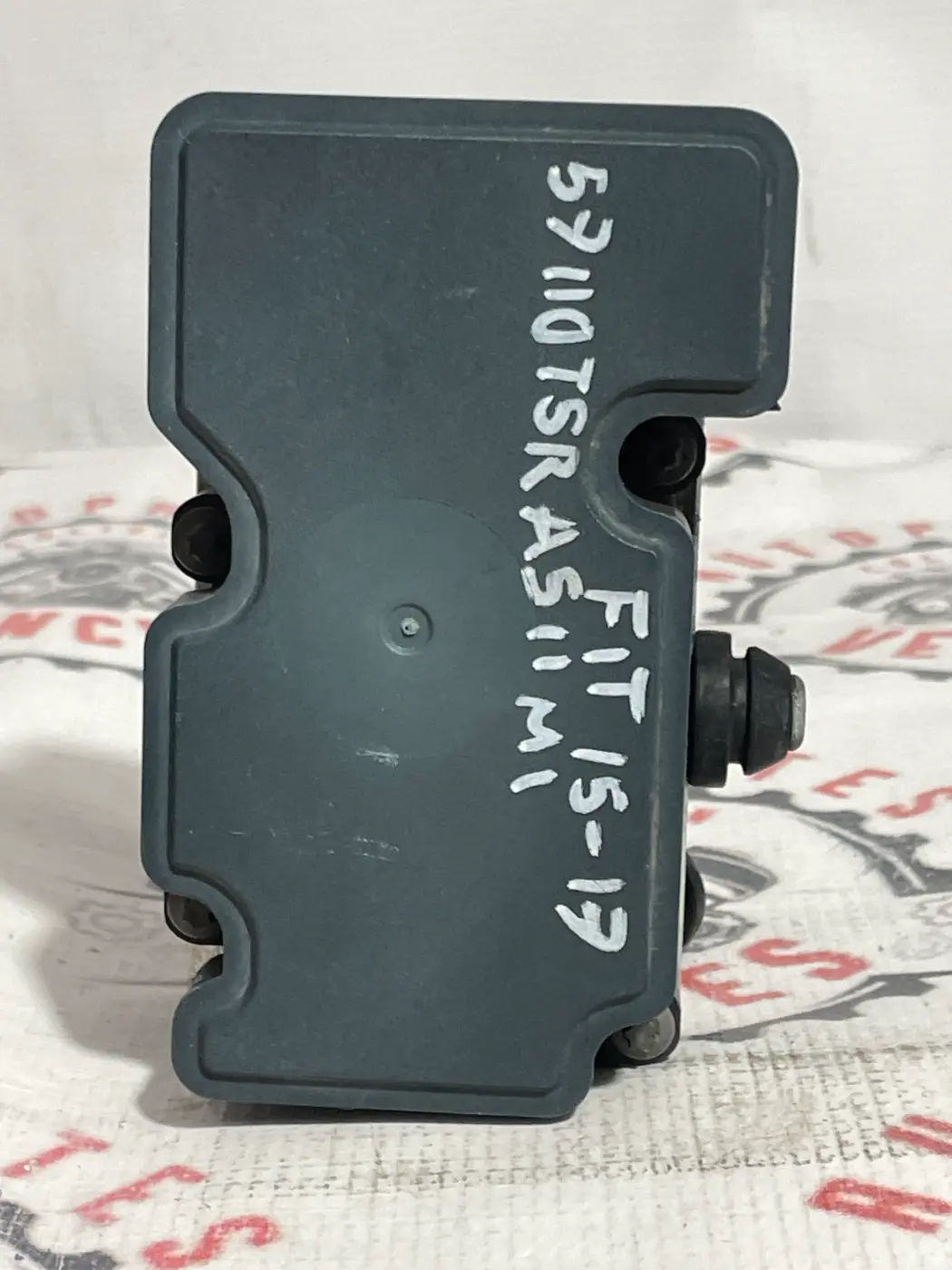 MODULO ABS DELANTERO HONDA FIT 15-17. Fotografía 1